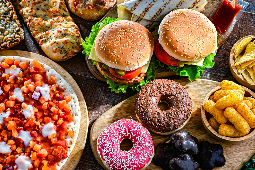 Foods enhancing the risk of cancer. Junk food