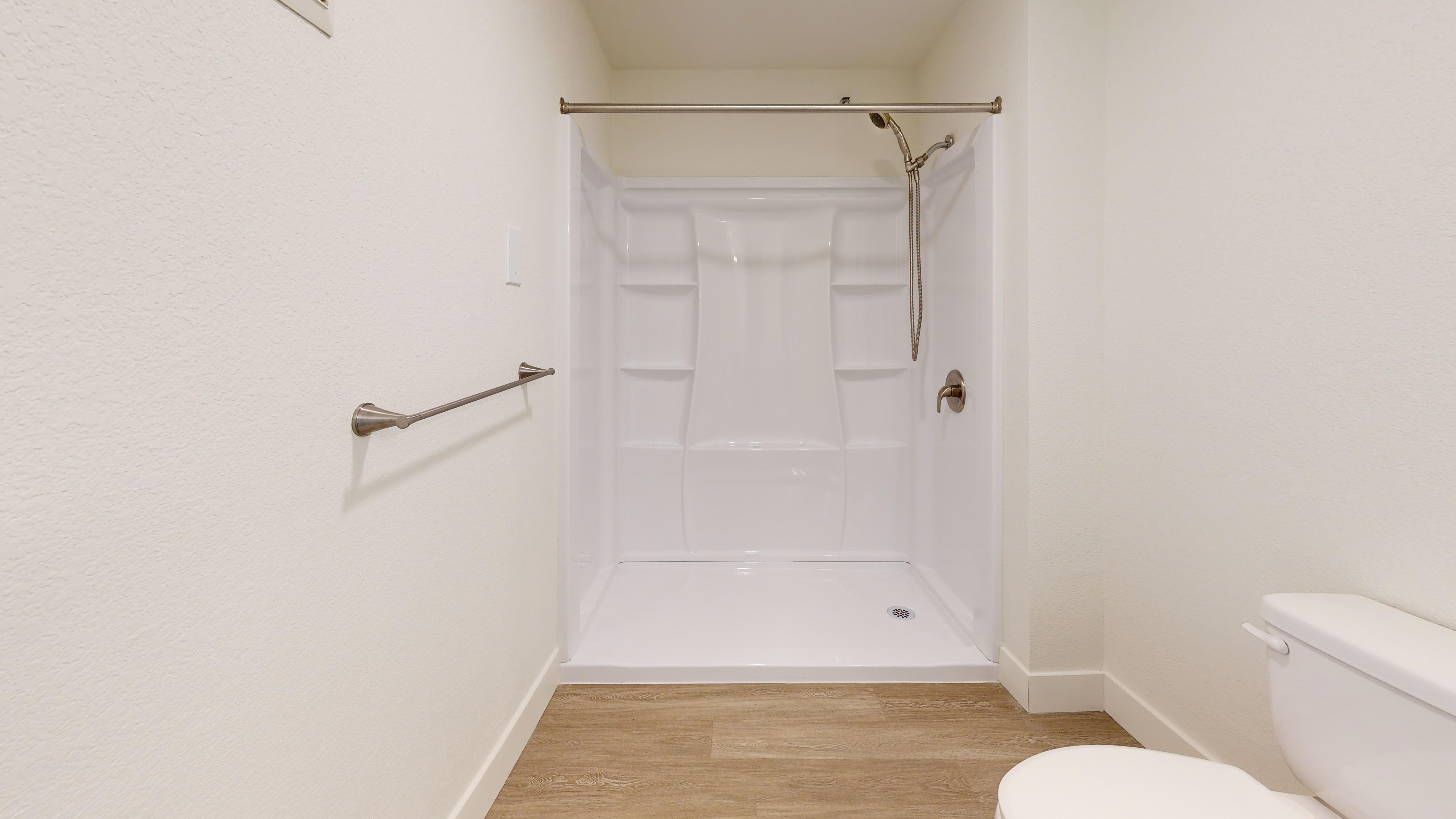Walnut-Park-IL-2-bed-790-sqft-Bathroom