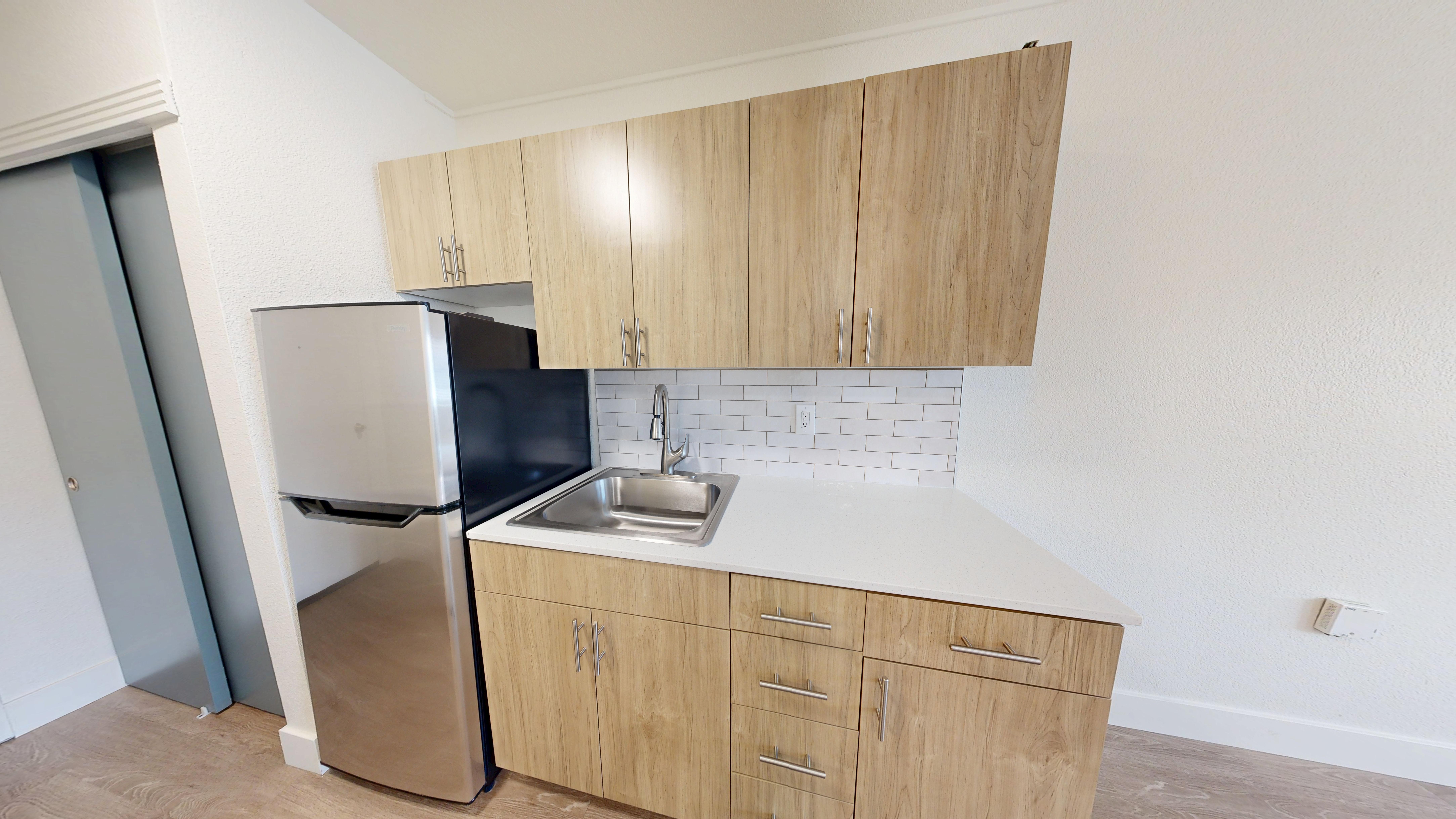 Walnut-Park-IL-Studio-418-sqft-Living-Space-with-Kitchenette